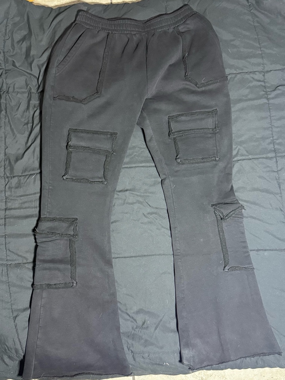 Men Black Distressed Patch Flare Sweatpants🔥